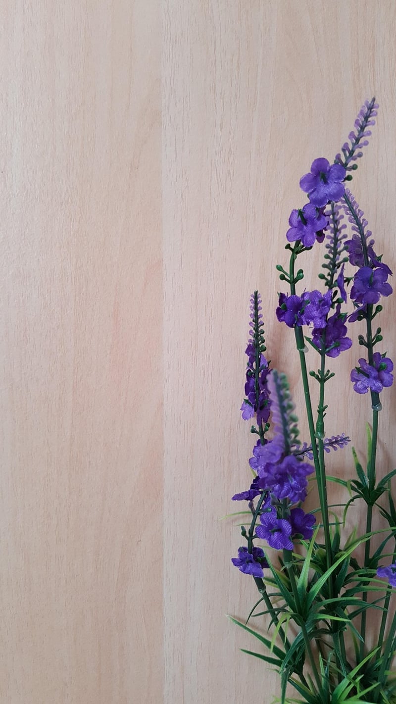 Vertical plant decor